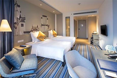 Superior Twin Room with Park View