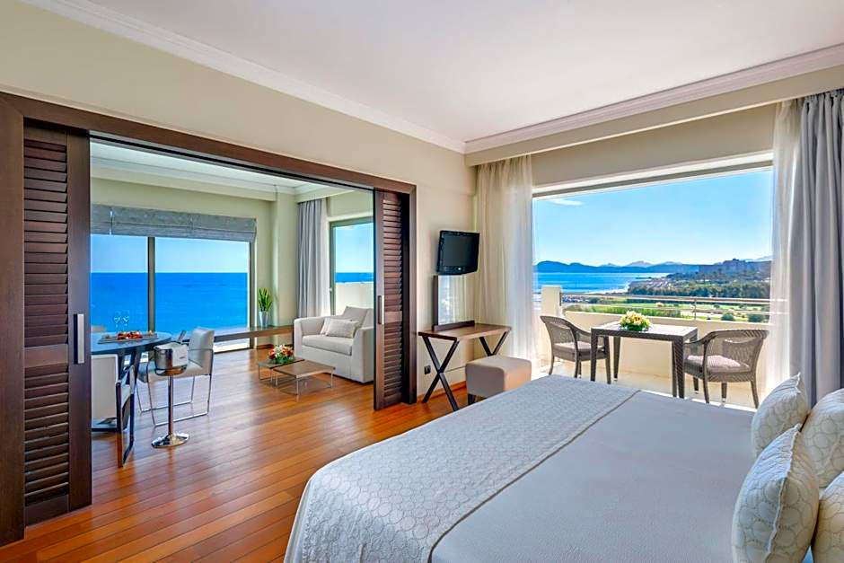 Photo 1 of 5 of Club Luxury Suite, Sea View