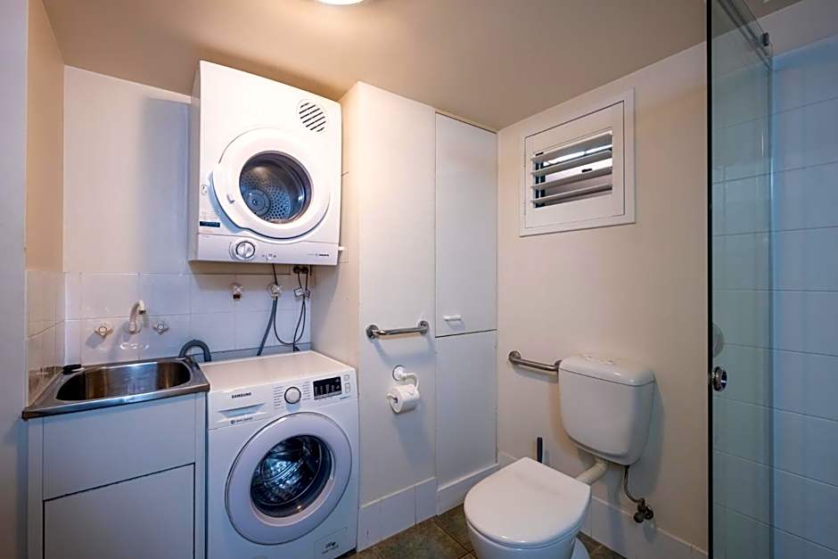 Noosa River Sandy Shores Hotel