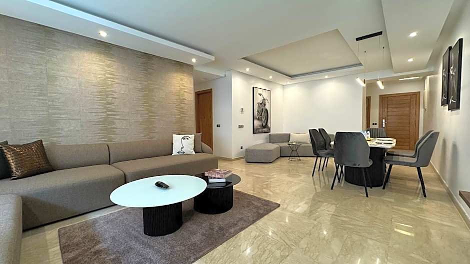 Garden View and Terrace 3BR - AppartAli Luxury Platform