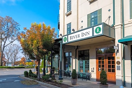 River Inn Of Harbor Town