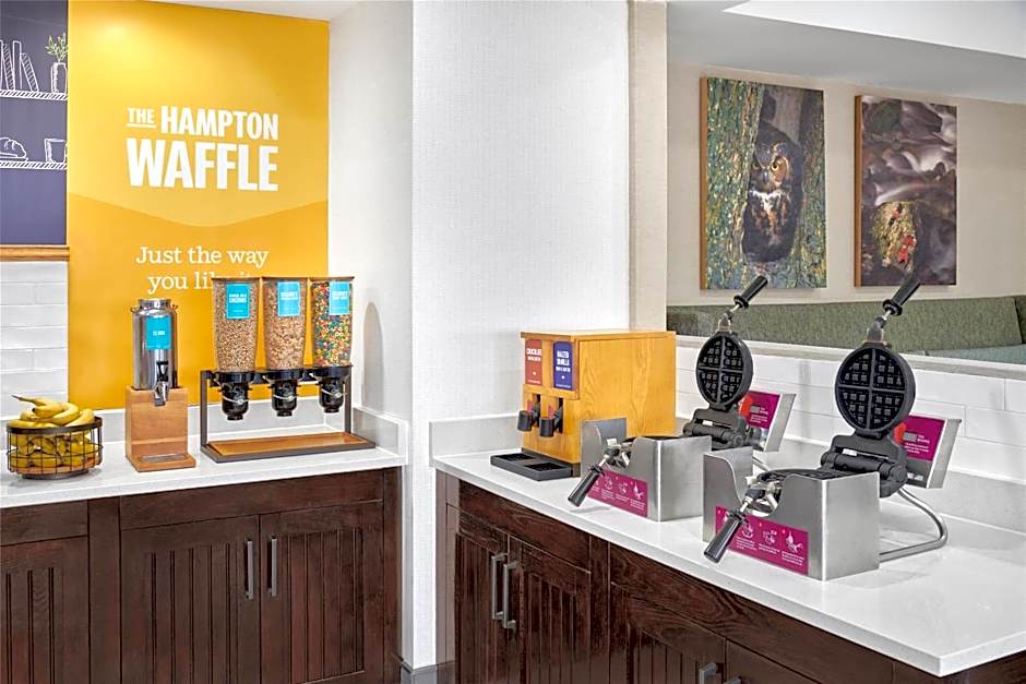 Hampton Inn By Hilton Kansas City The Legends