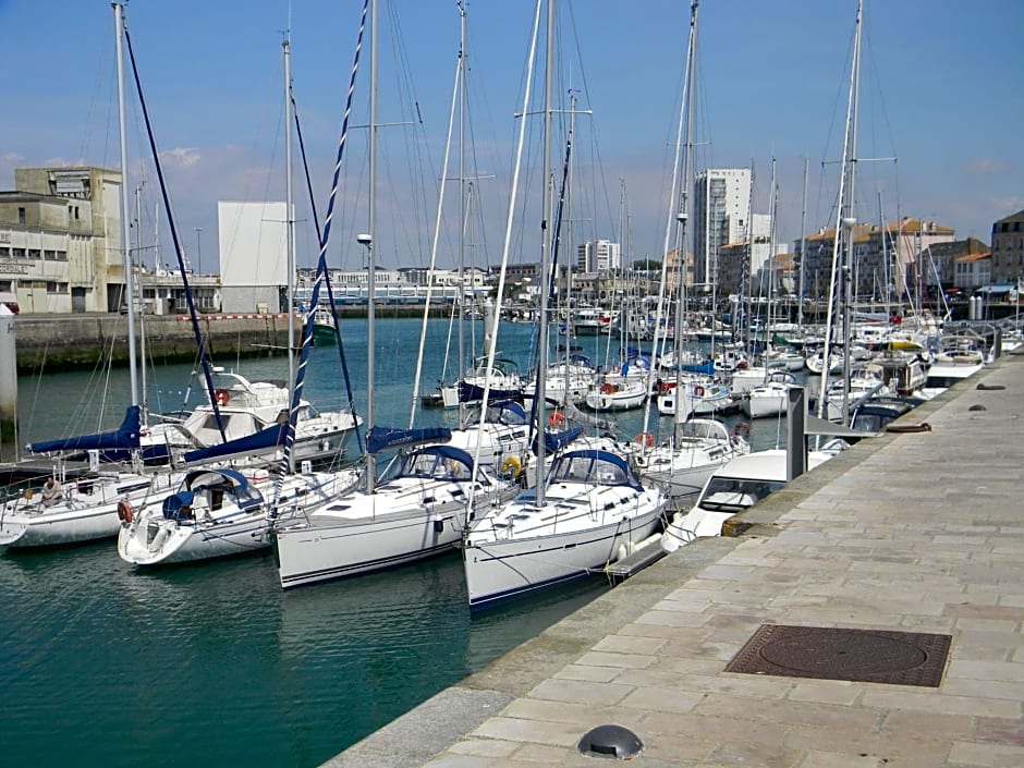 Hôtel SABLES D'O et son restaurant LE 16 BIS