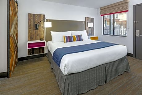 King Suite with Bunk Bed
