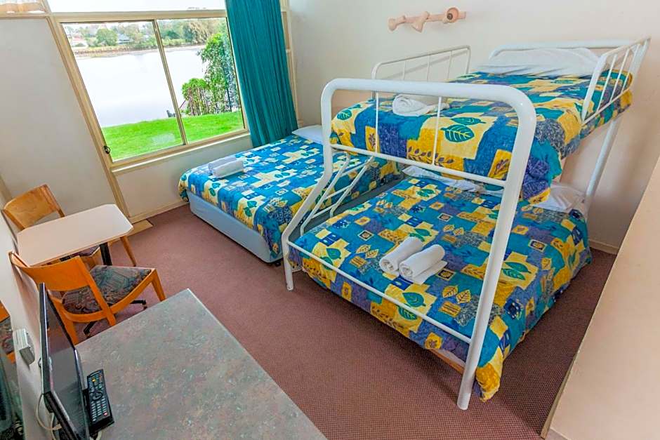 Moruya Waterfront Hotel Motel