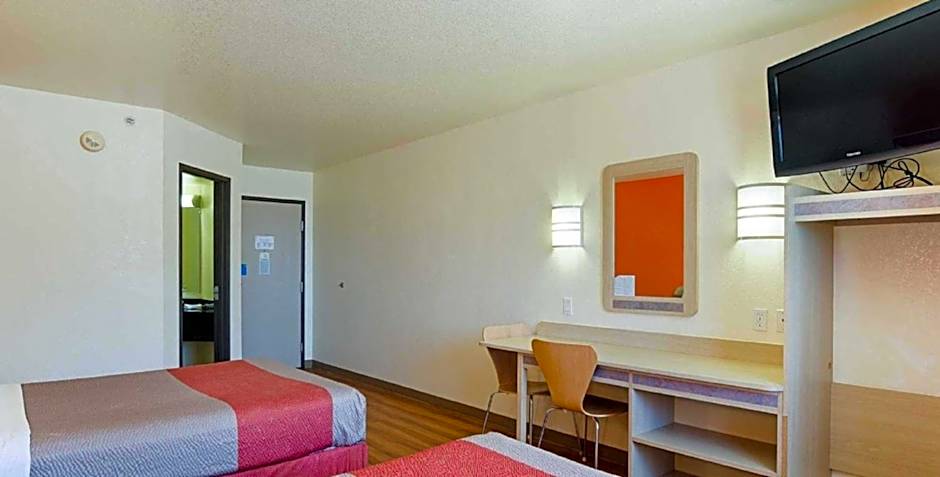 Motel 6-Fort Lupton, CO