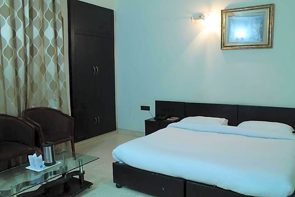 Hotel Pitrashish Grand & Premium