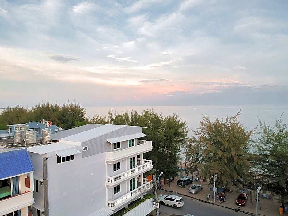The BEACH CHA AM Suites