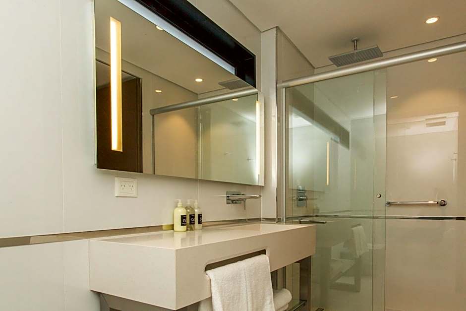 Dazzler by Wyndham La Plata