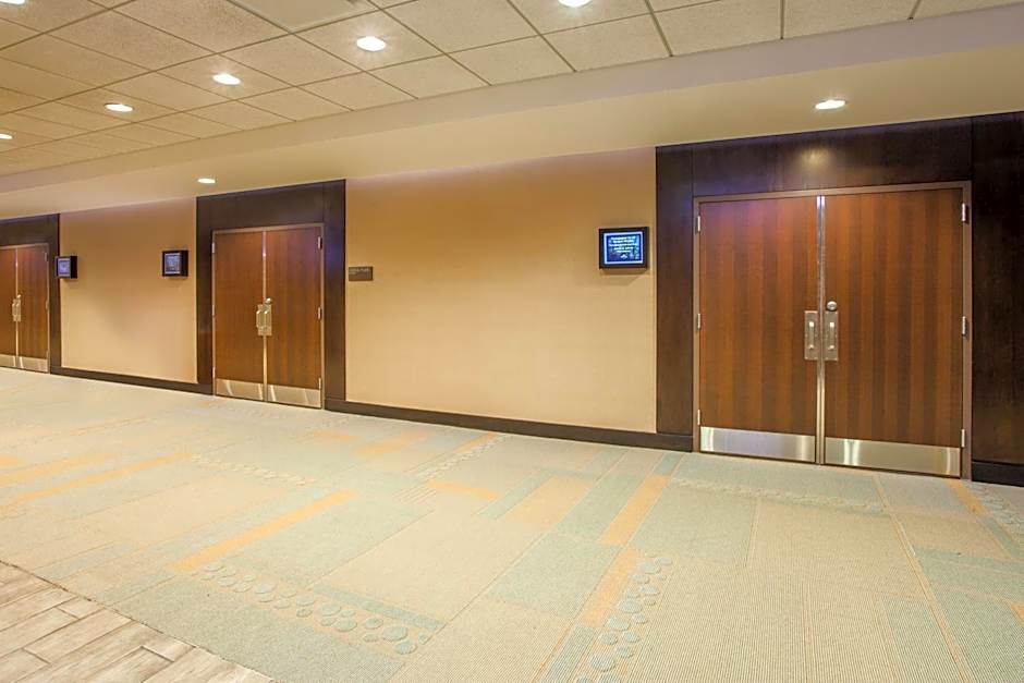 Crowne Plaza Hotel Glen Ellyn/Lombard By IHG