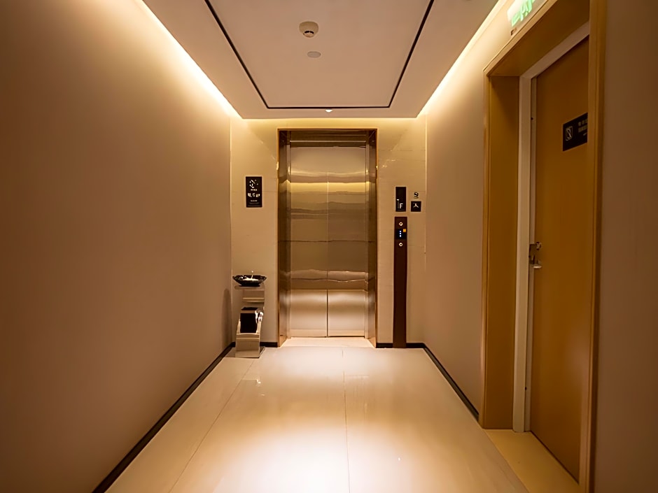 City Comfort Inn Hechi Luocheng Chenglong Lake Park