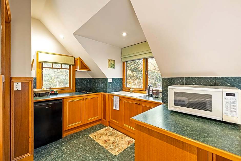 Arnica Views Summit Retreat