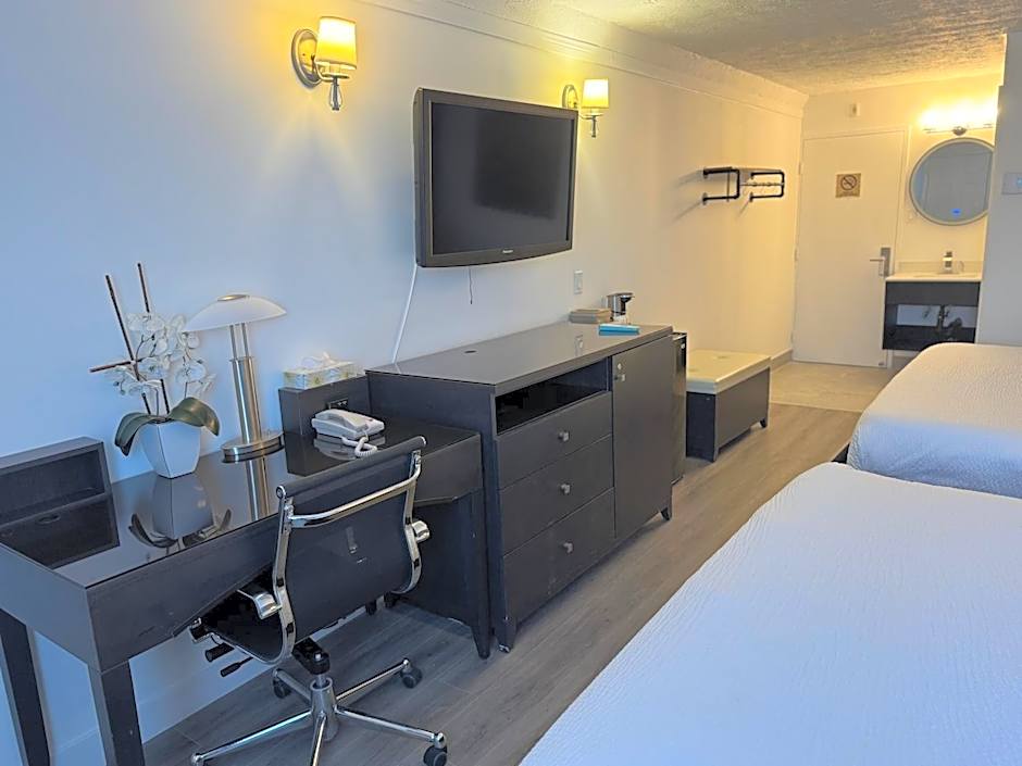 Travelodge by Wyndham Drummondville