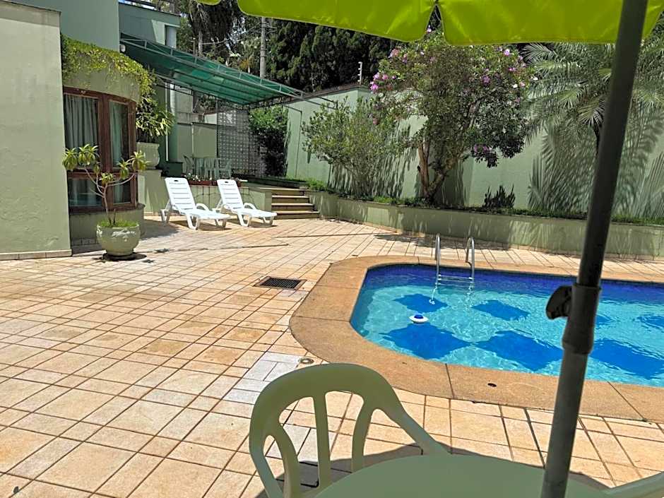 Mansão Adalgisa Suíte com Ar Próximo Cidade de Deus Jaguaré e Butantã