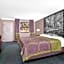 Super 8 by Wyndham Austell/Six Flags