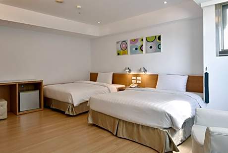 Business Twin Room (2 Adults)