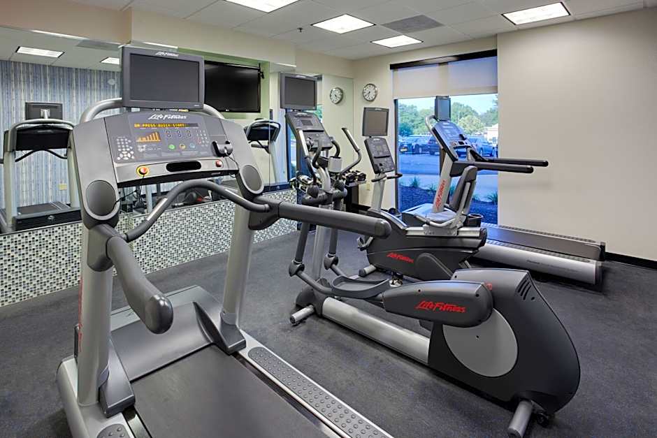 Holiday Inn Express & Suites Laurel Lakes By IHG