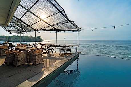 Mushroom Beach Bungalow