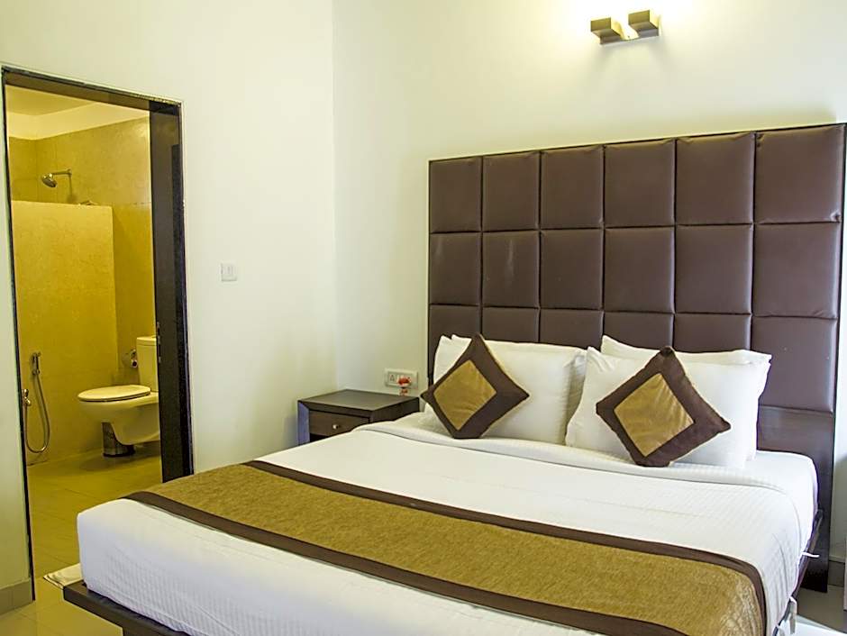 The Golden Suites & Spa Calangute Hotel