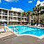 Casa Bella Inn & Suites