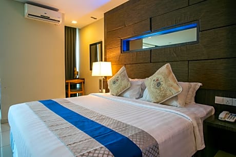Superior King Suite