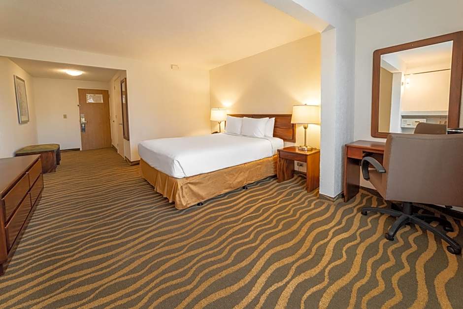 Irazu Hotel & Studios