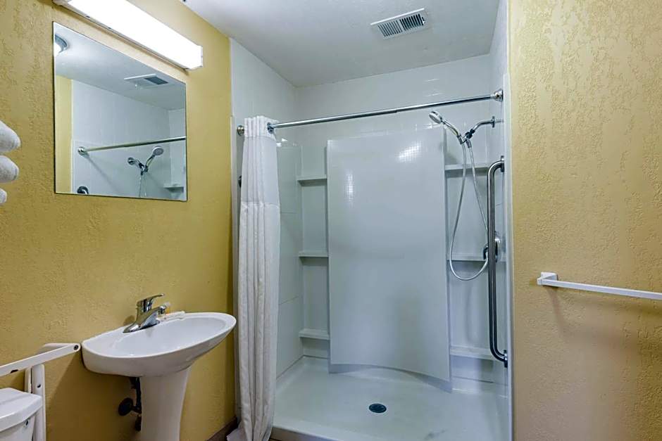 Days Inn by Wyndham Pittsburgh