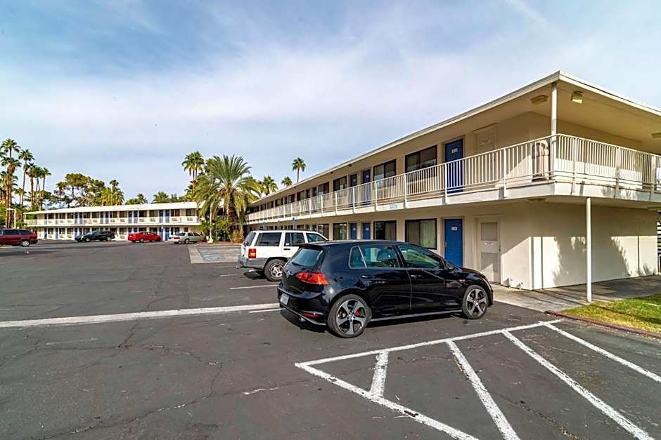 Motel 6-Palm Springs, CA - East - Palm Canyon