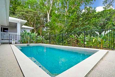 Palm Cove Studio Apartments