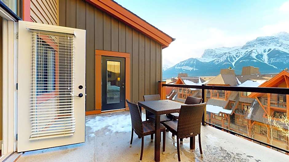 Spectacular Penthouse With Amazing Views, Indoor Pool and Hot tub