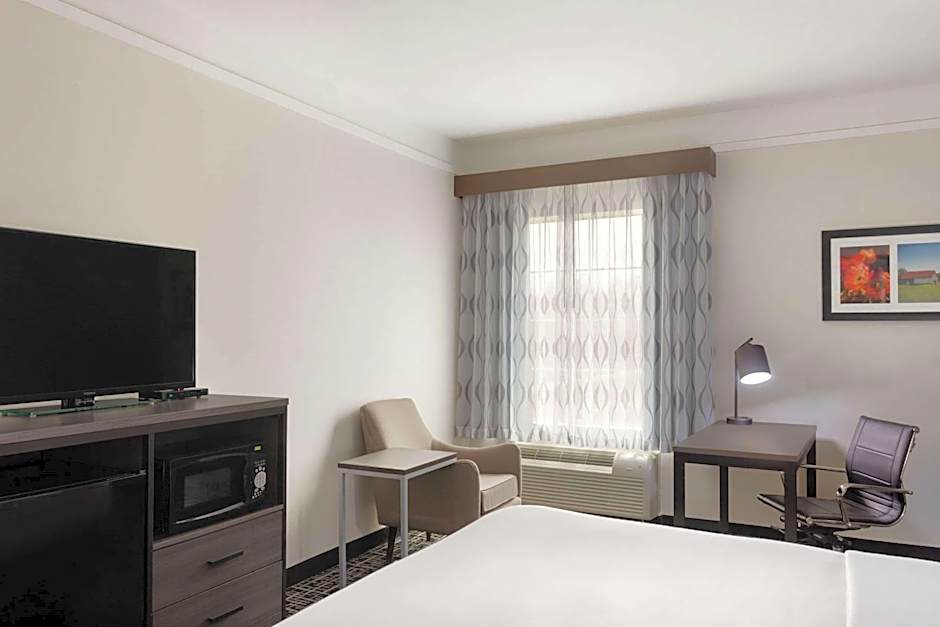 La Quinta Inn & Suites by Wyndham I-20 Longview South