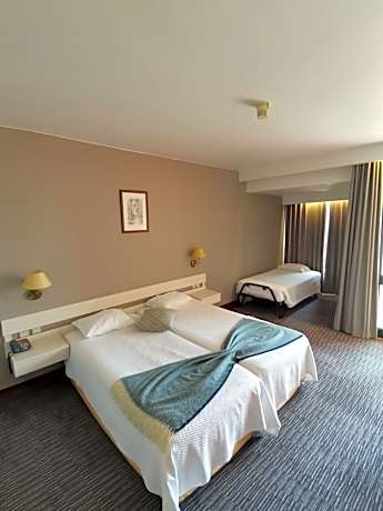 Studio (2 Adults + 2 Children)