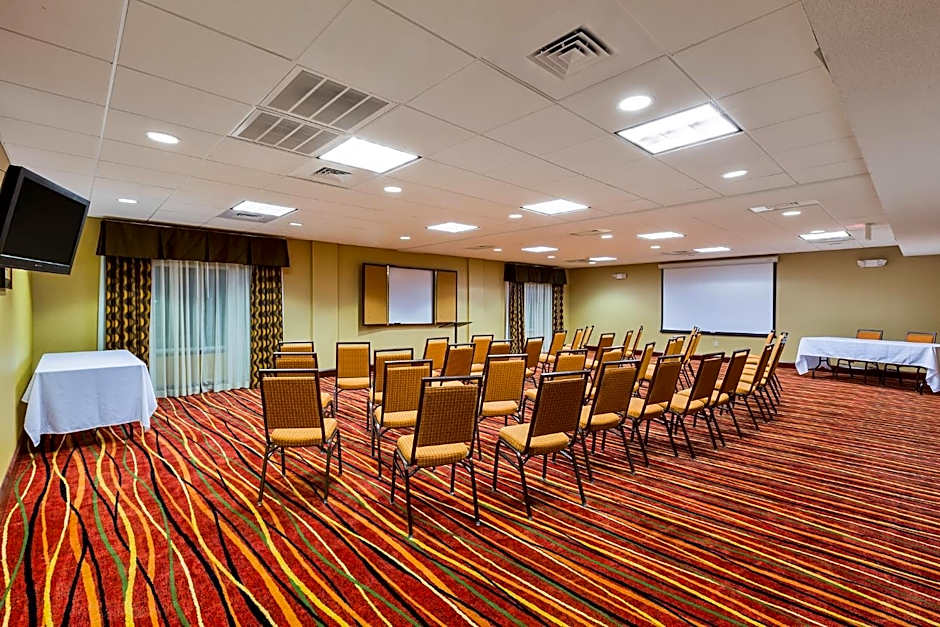 Holiday Inn Express Hotel & Suites Salina By IHG