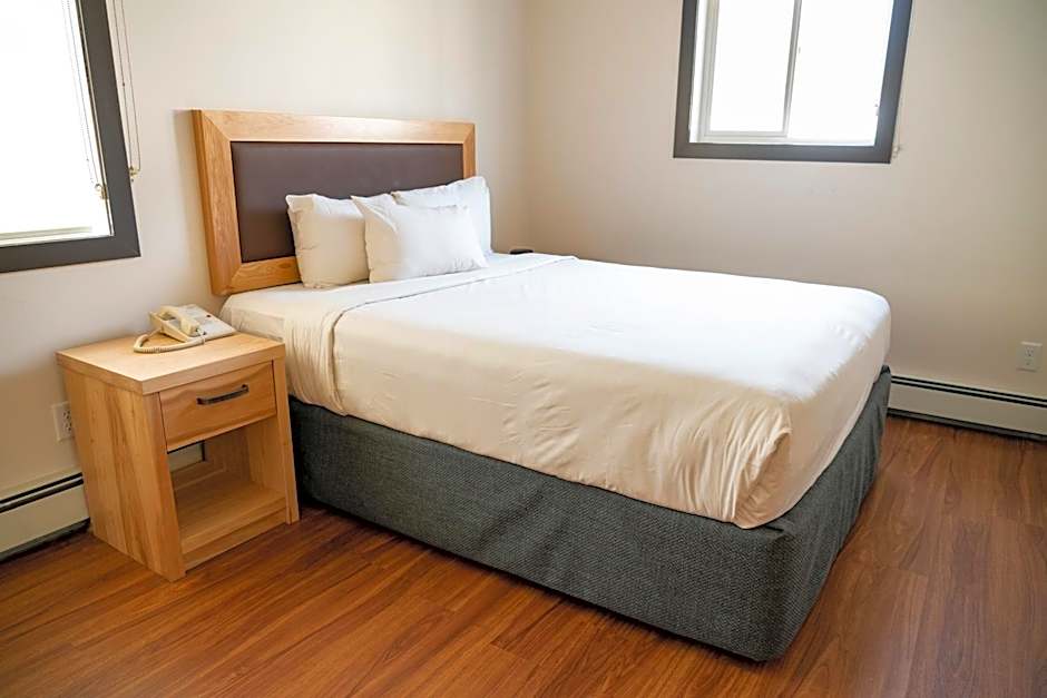 Rocky Mountain Ski Lodge