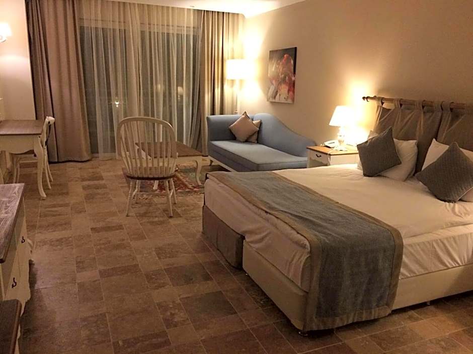 ANDRIAKE BEACH CLUB HOTEL