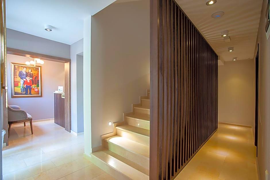 Hotel Twelve by Aycon