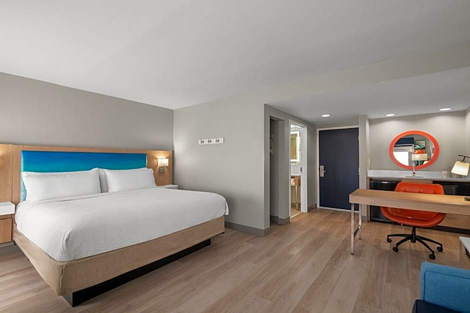 Holiday Inn Express & Suites Destin - Miramar Beach By IHG