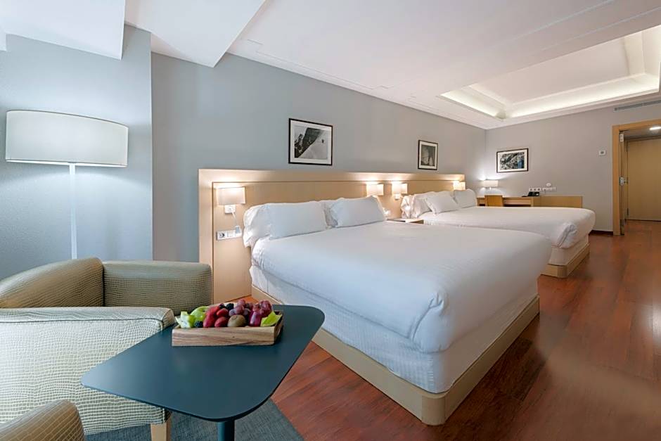 Suites Plaza Hotel & Wellness