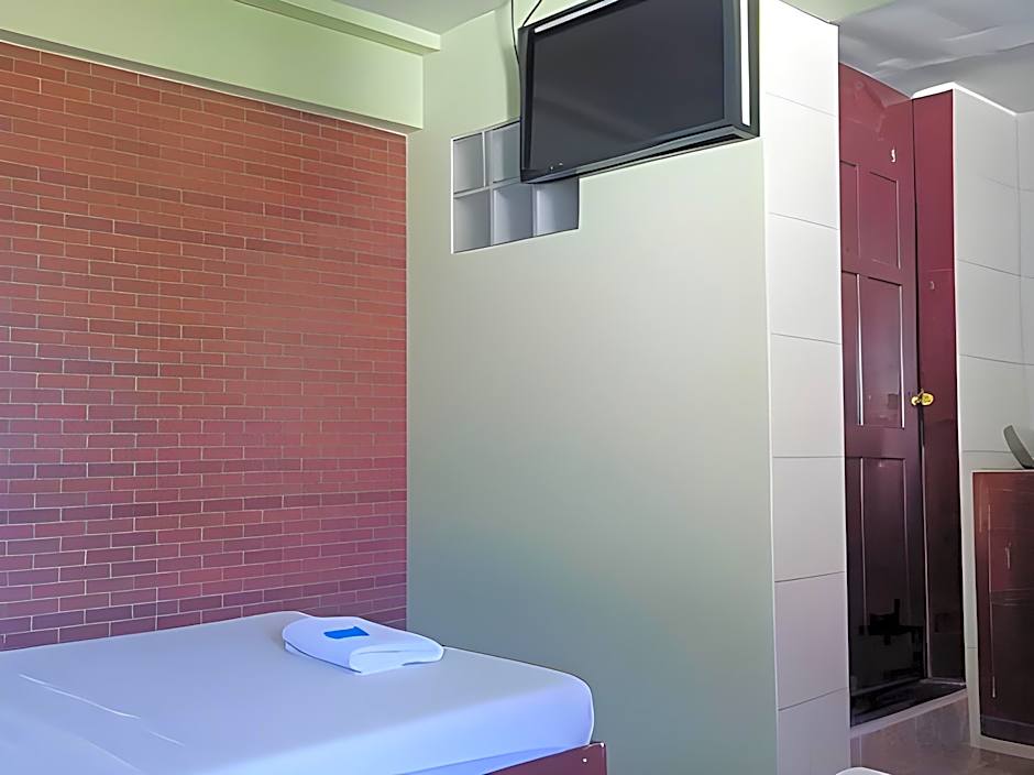 Antonios Pension House