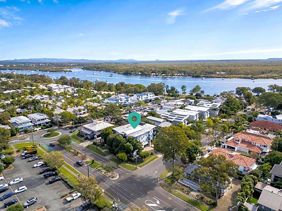 Noosa River Sandy Shores Hotel