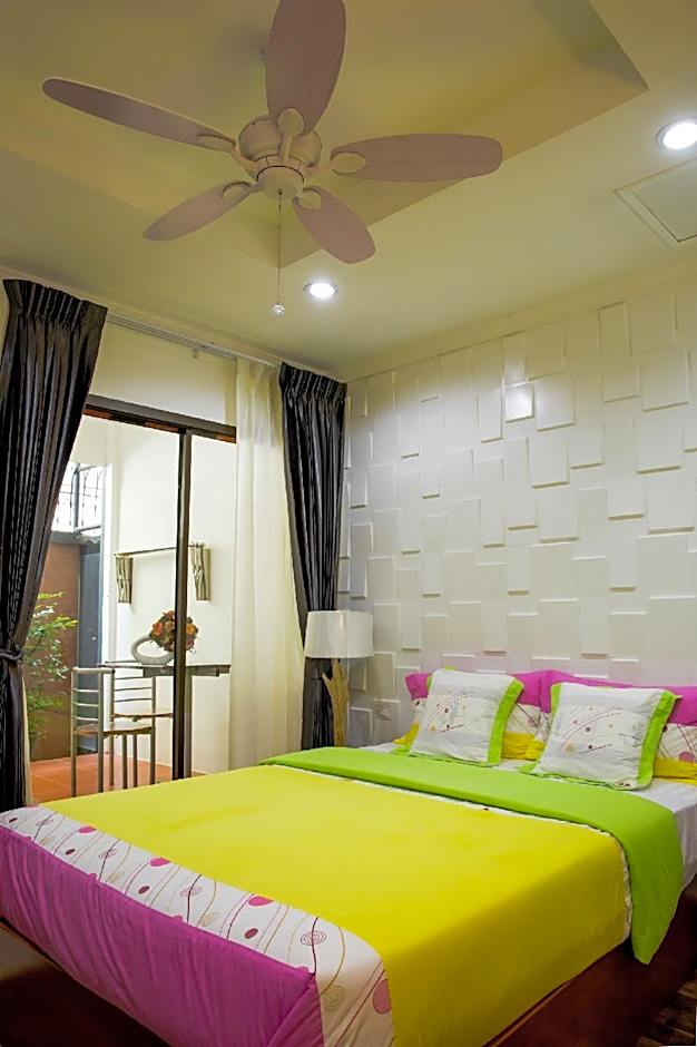 Nine Plus Loft (Guest House)