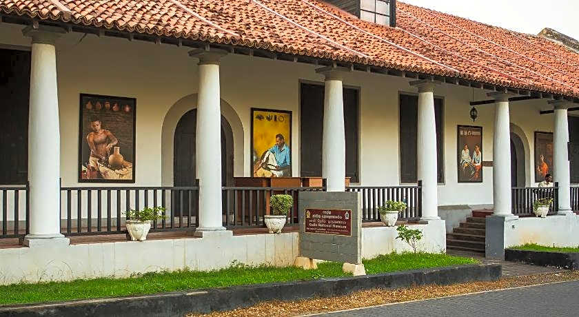 Thambili House by Edwards Collection