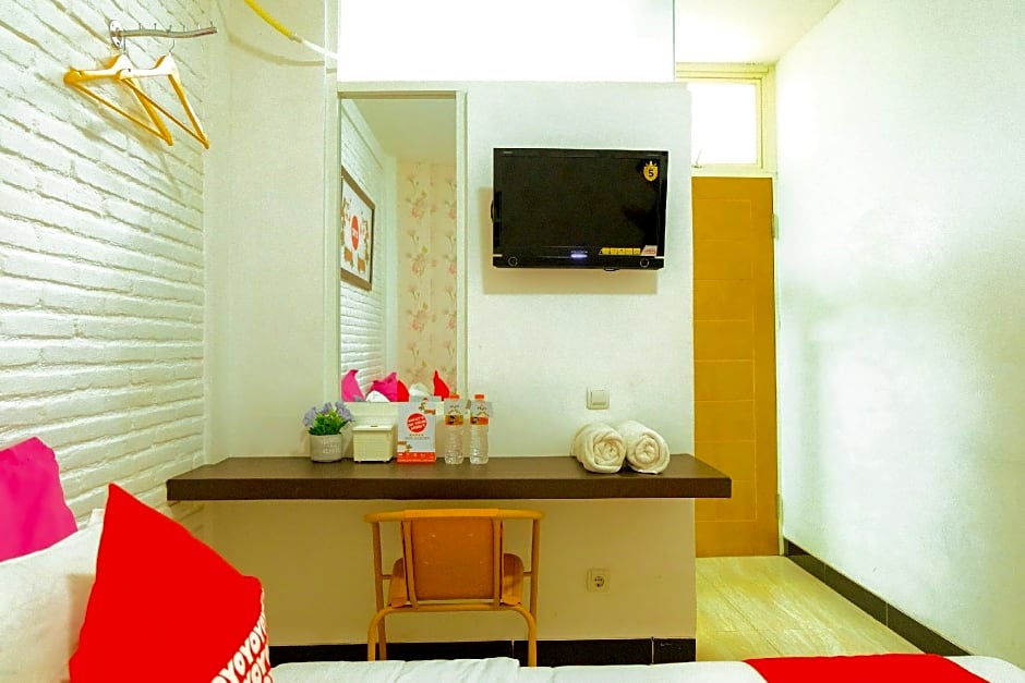 OYO 354 32 Residence