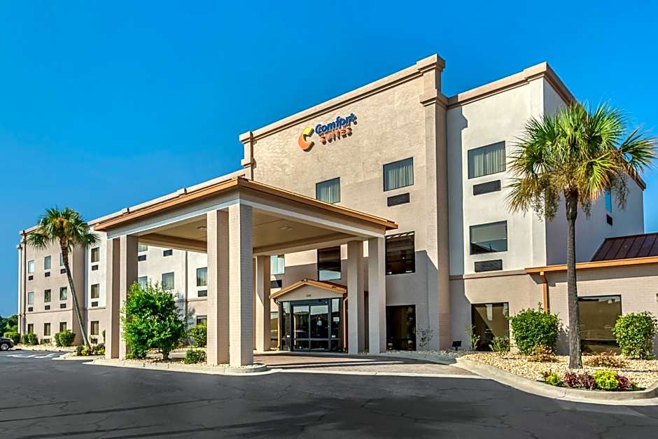 Comfort Suites near Robins Air Force Base