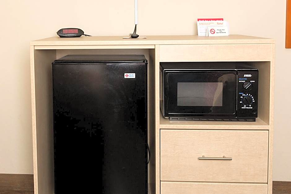 Red Roof Inn & Suites Pigeon Forge Parkway