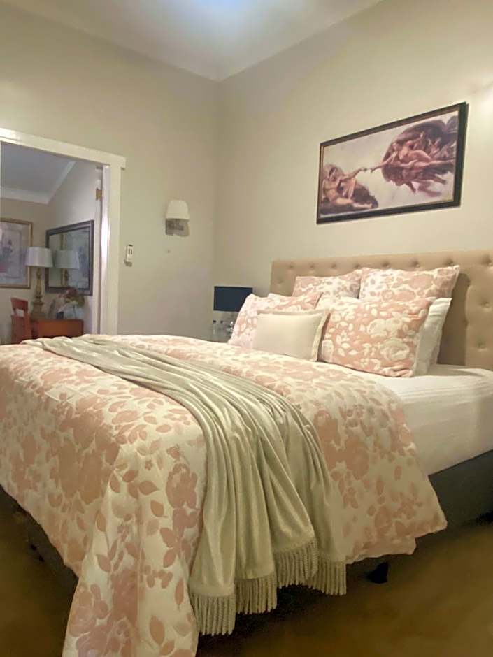 Zdjęcie 1 z 12 — Superior 1 King Bed Suite