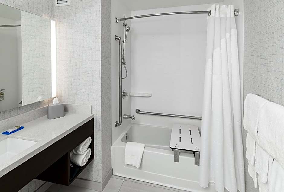 Holiday Inn Express & Suites Saskatoon East - University By IHG