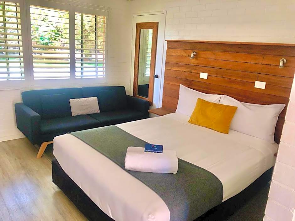 Pleasant Way River Lodge