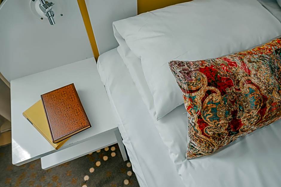 The Apartments Company - The Sweet