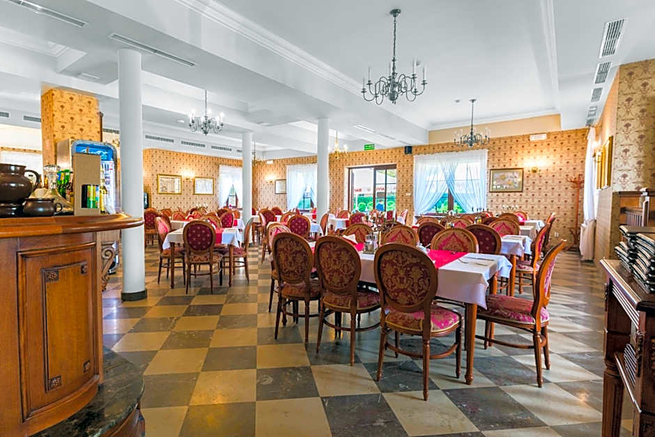 Hotel Sarmata Zespół Dworski